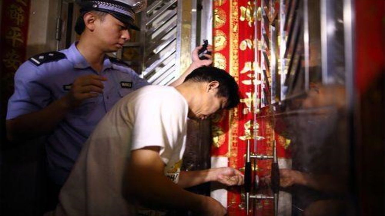 宿州请开锁师傅开了锁后，师傅为什么一般都不进门，就算主人请也不进去？